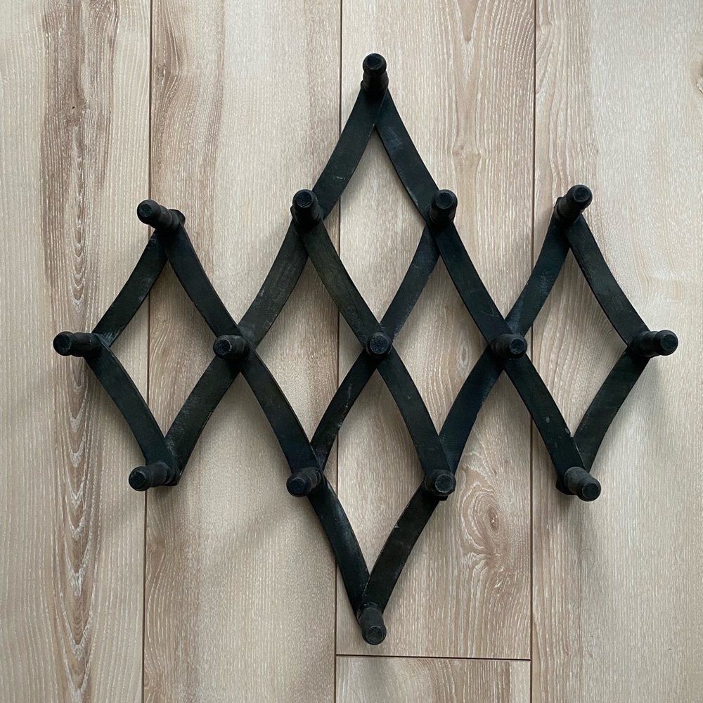 Vintage expandable coat rack